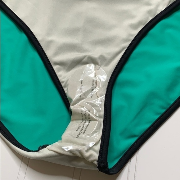 Fabletics NWT Green Black Bajan Hipster Bottom L SW2046 - Picture 3 of 7